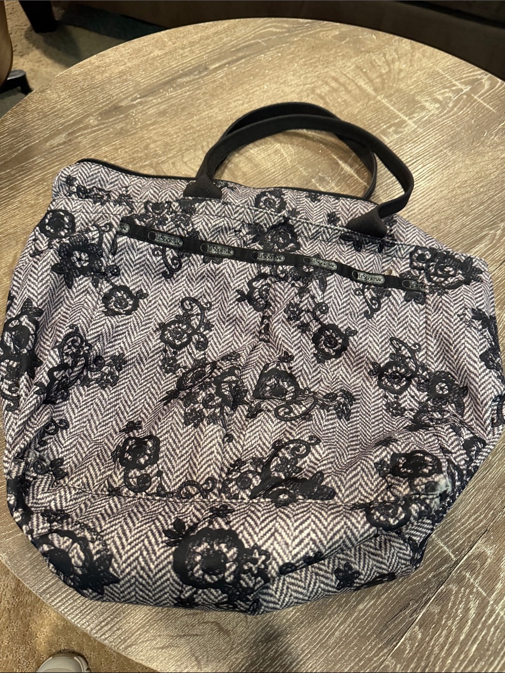 Black & White Floral Pattern Tote Bag - Women's Everyday Carry